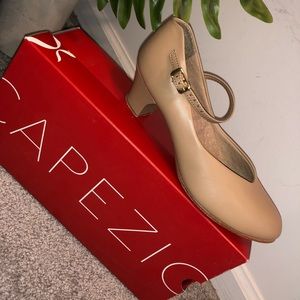 Capeizo handmade beige (choir/dance/tap) shoes